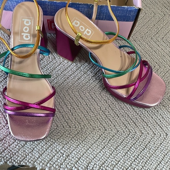 POP Strappy Sandals - Picture 1 of 8